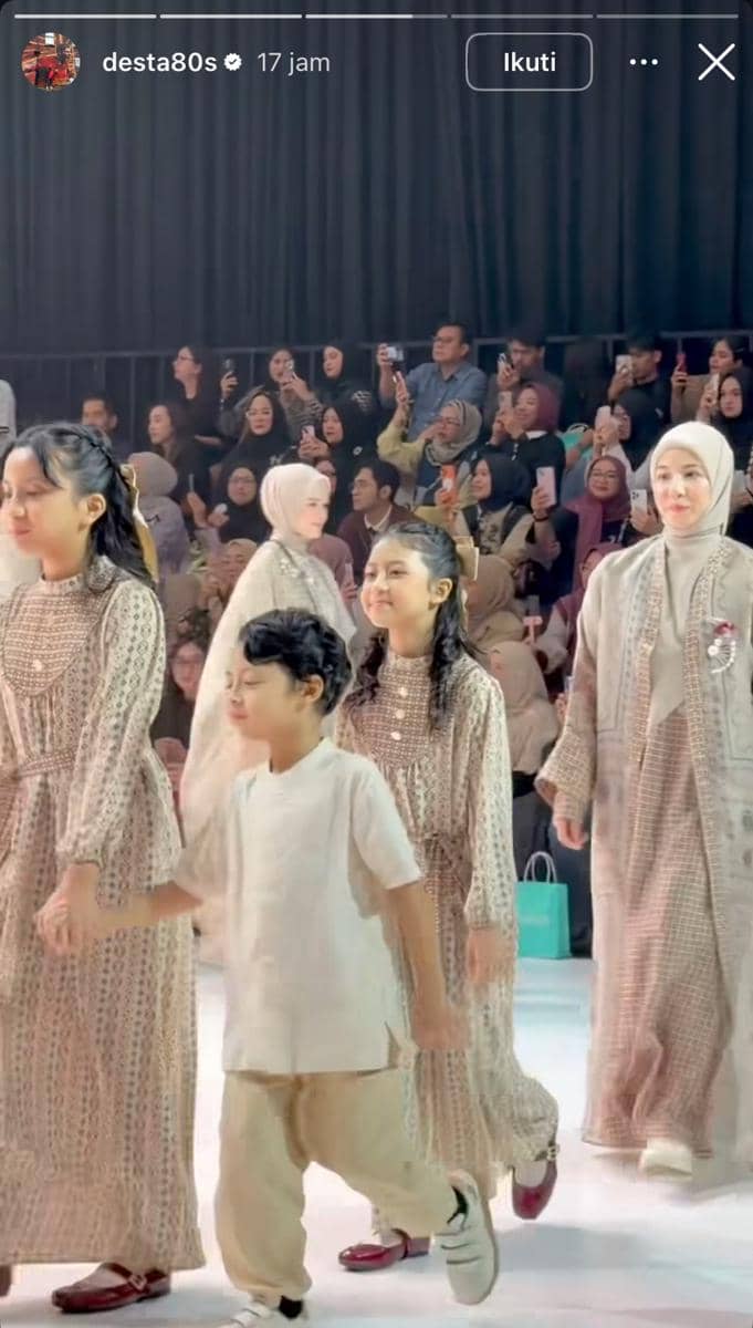 potret Desta dukung Natasha Rizky dan anak-anaknya fashion show