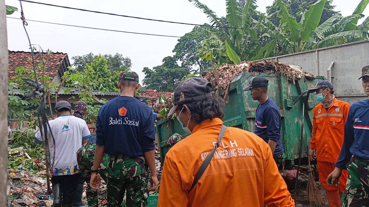 1.200 Personel Gabungan TNI–Polri dan Pemkot Tangsel Gelar Aksi Bersih (Dok. IDN Times/Ade)