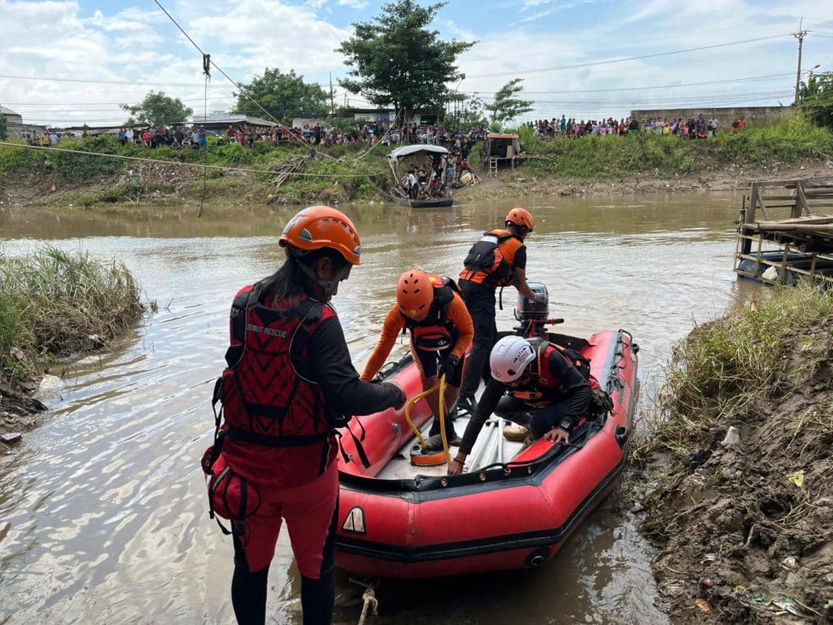 Pekerja Perahu Eretan di Kali Bekasi Hilang Tercebur usai Tebang Pohon