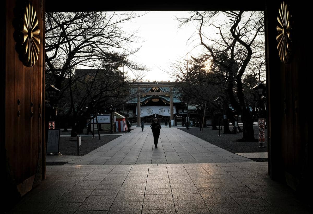 China Kecam Sikap PM Jepang yang Beri Persembahan ke Kuil Yasukuni