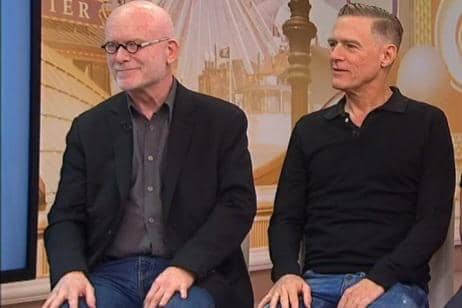 Jim Vallance dan Bryan Adams saat diwawancarai ABC 7 Chicago