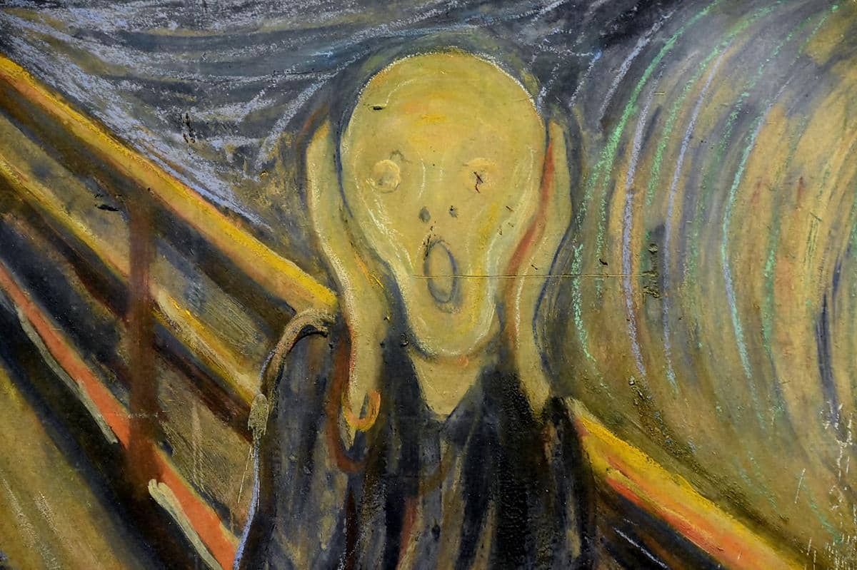 Noda pada lukisan "The Scream" karya Edvard Munch, yang terlihat di bawah bahu kanan, telah diidentifikasi sebagai lilin. 