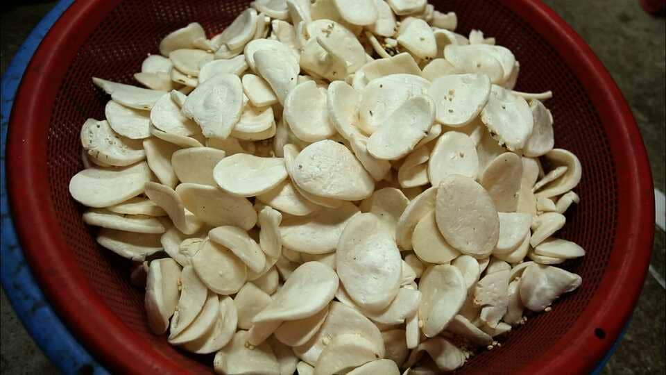 ilustrasi garaetteok yang sudah dipotong-potong