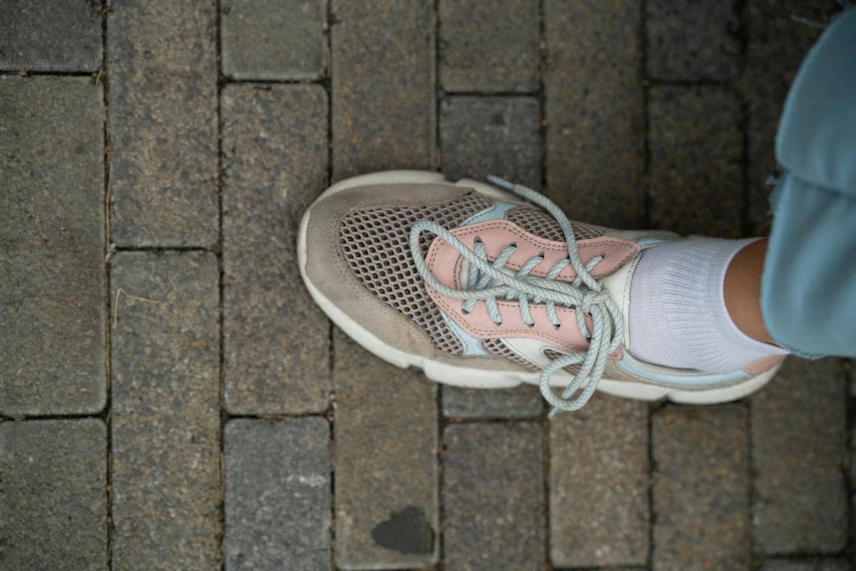 5 Sepatu Hybrid Brand Lokal yang Nyaman untuk Kerja dan Santai