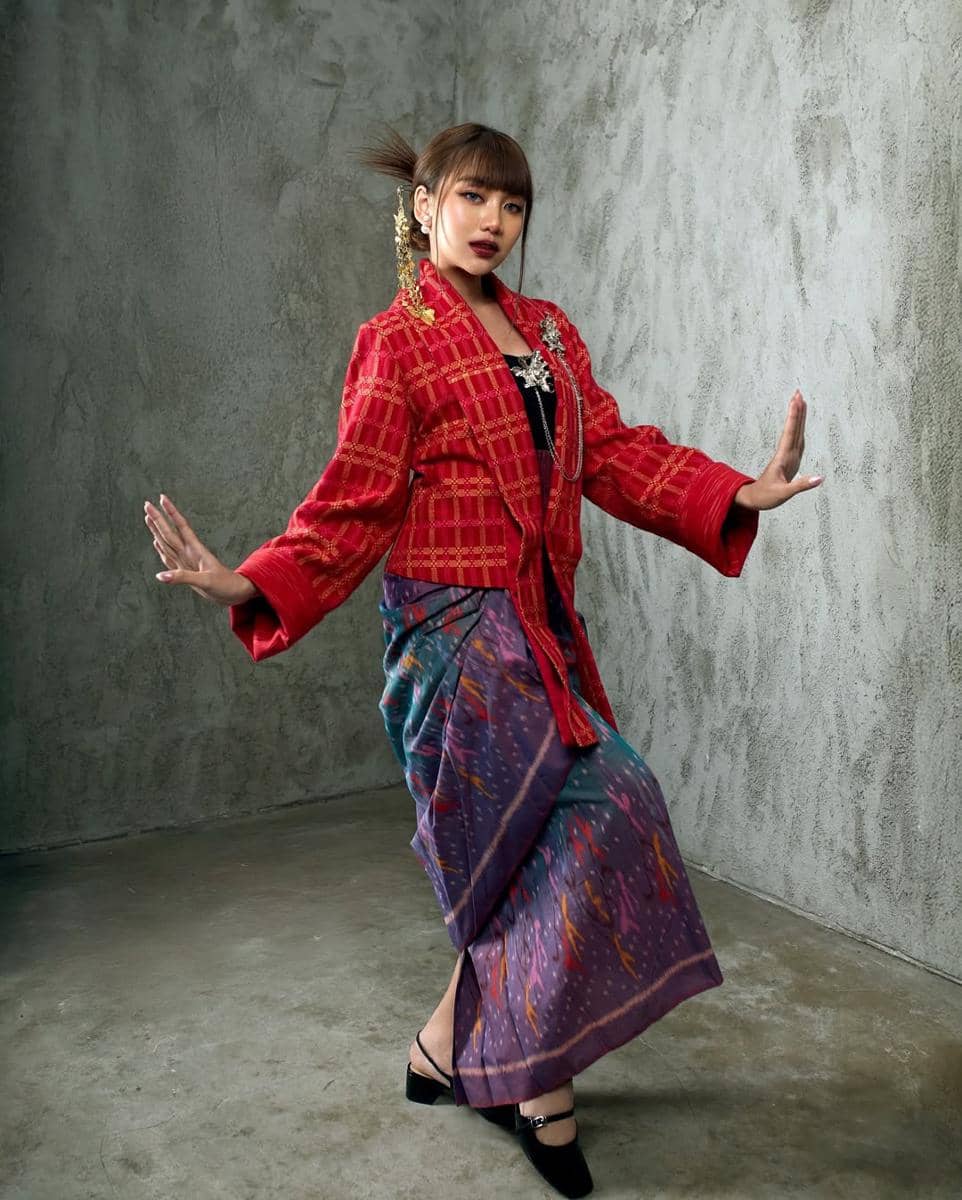 ide style etnik ala Ghea Indrawari 