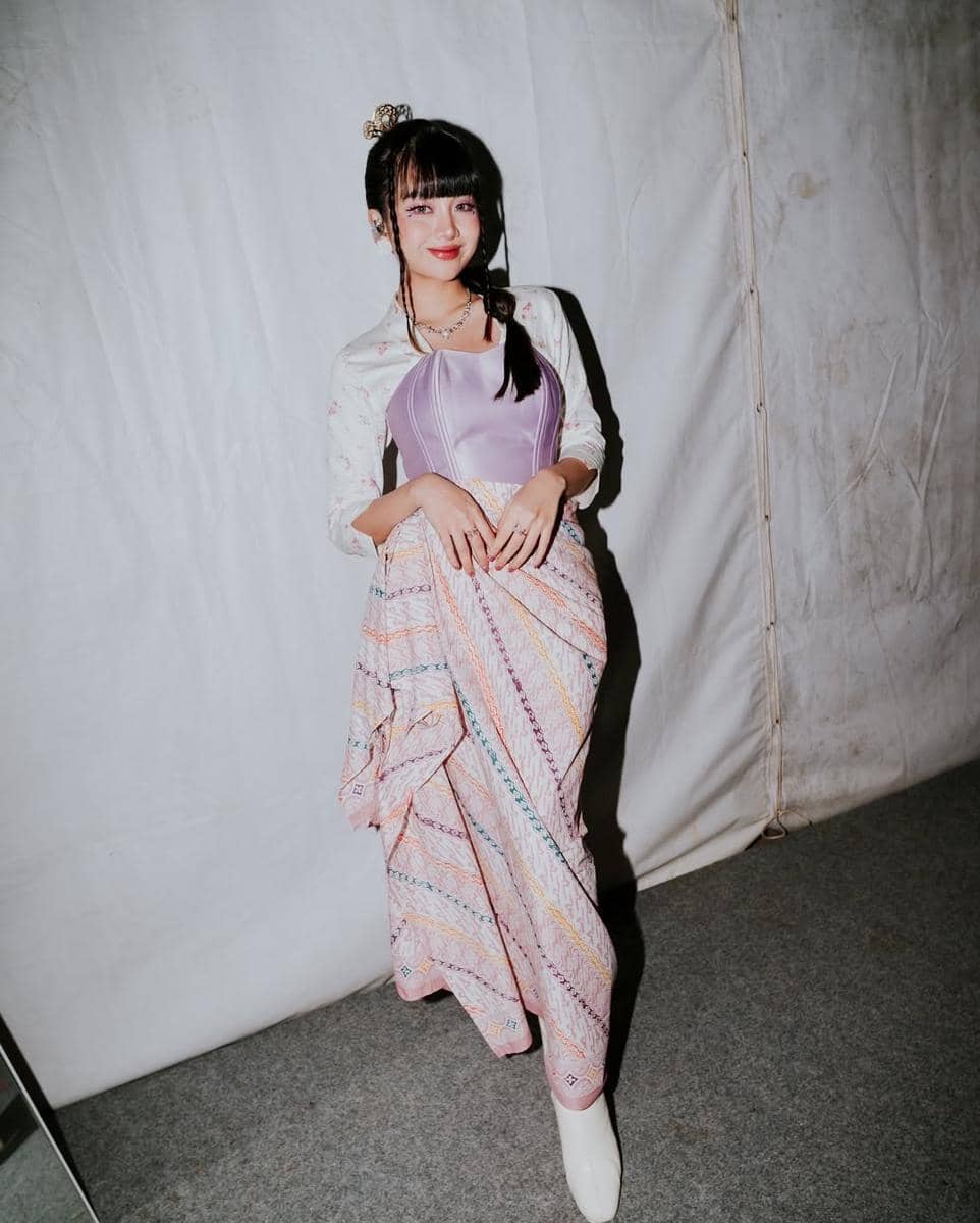 ide style etnik ala Ghea Indrawari 