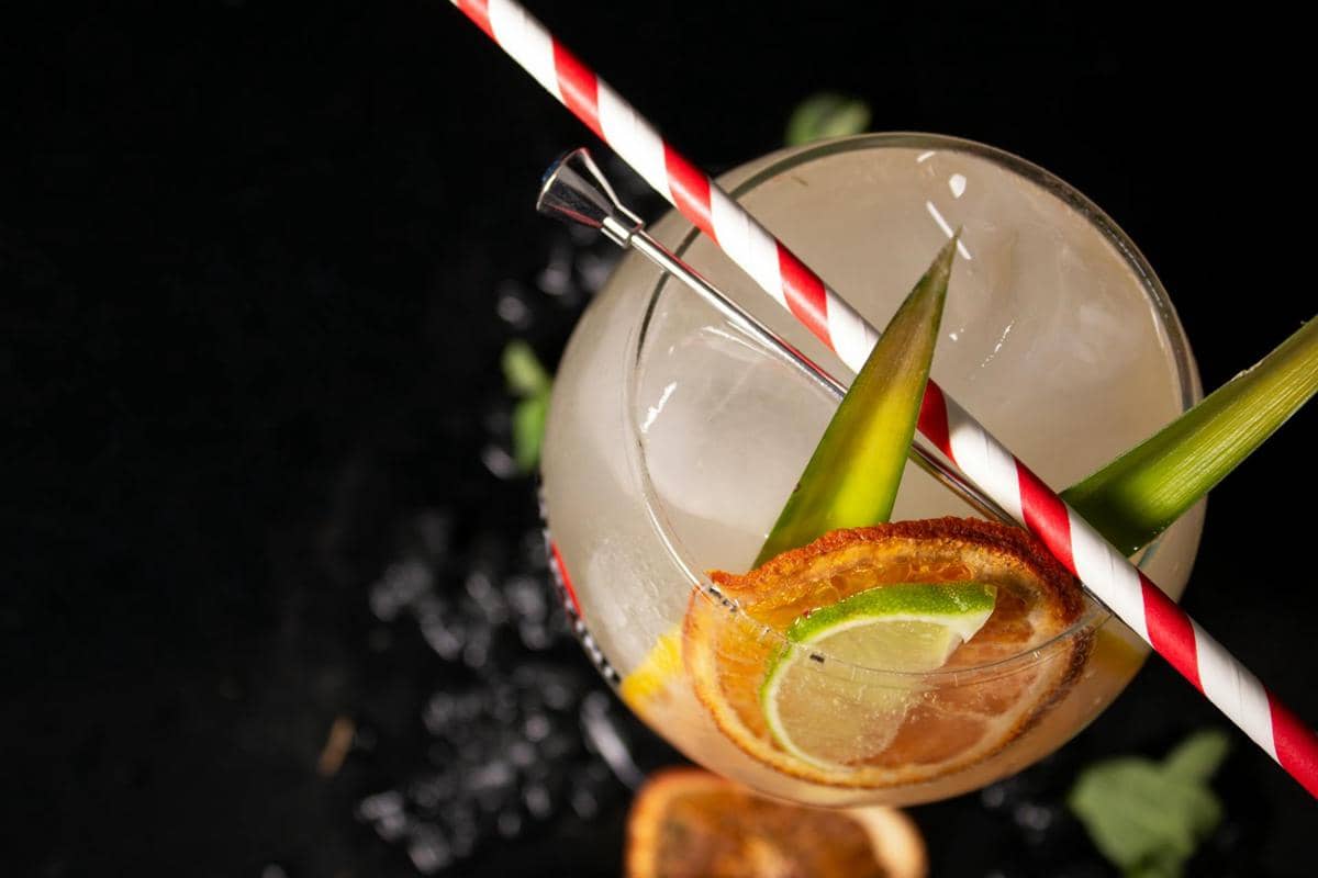 ilustrasi es kelapa muda jeruk