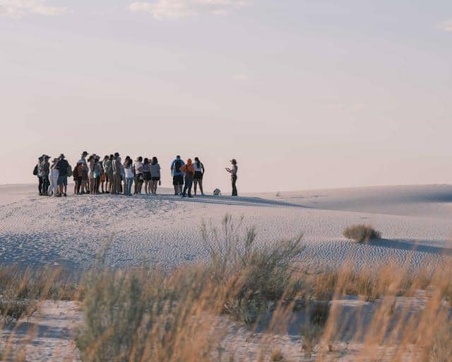 ilustrasi mengatur alur perjalanan 