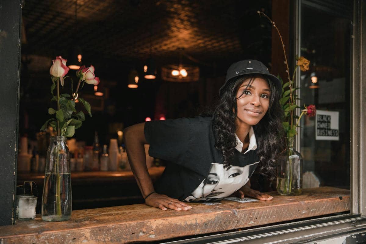 5 Ciri Capricorn Lagi Penasaran sama Seseorang, Bisa Ditebak!