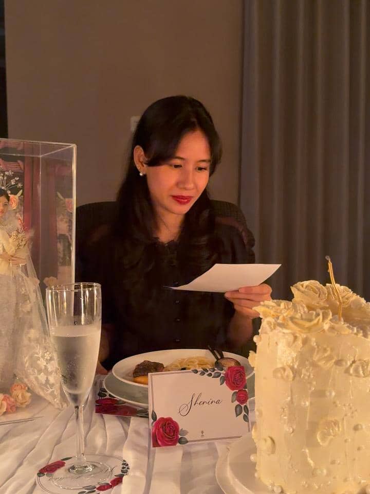 Ulang tahun Shenina Cinnamon ke-27.