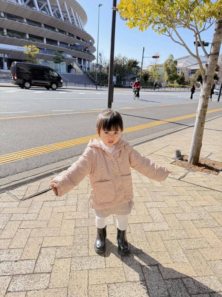 Kesha Ratuliu liburan ke Jepang bawa 3 anak.