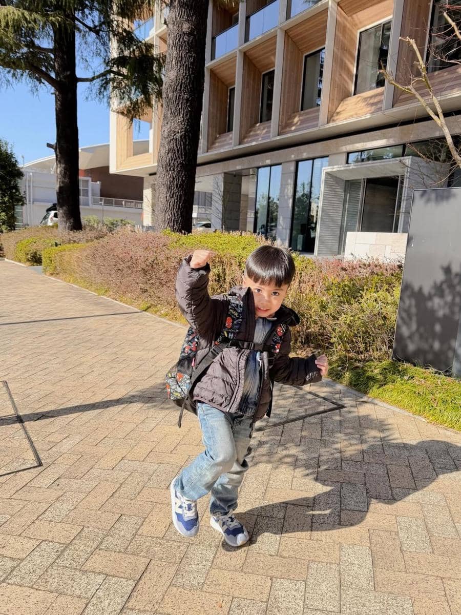 Kesha Ratuliu liburan ke Jepang bawa 3 anak.