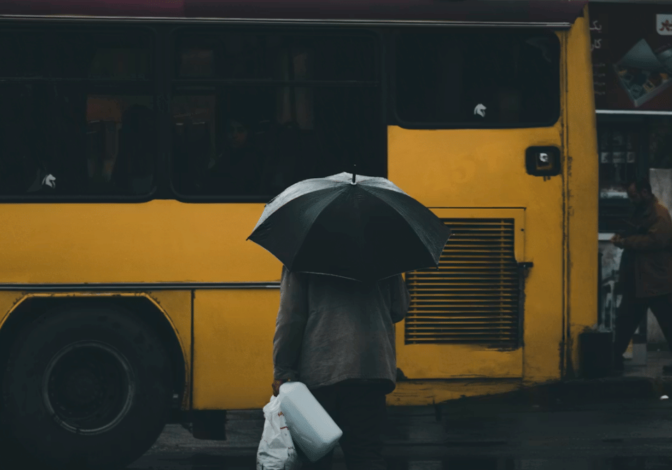 commuting saat musim hujan