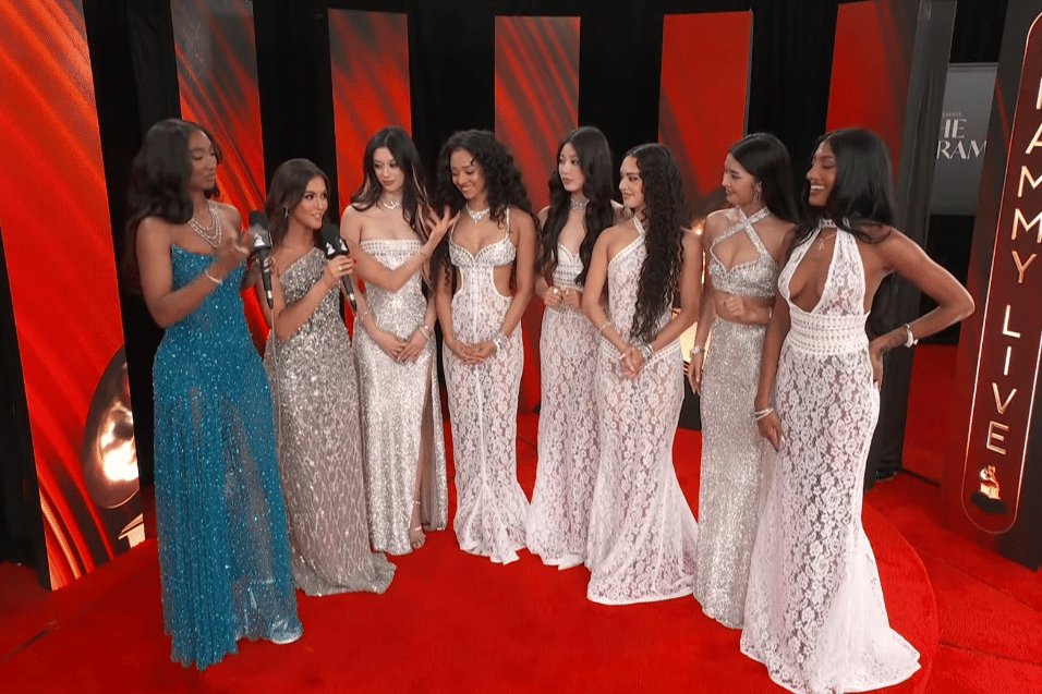 KATSEYE di Grammy Awards 2026 (youtube.com/Recording Academy)