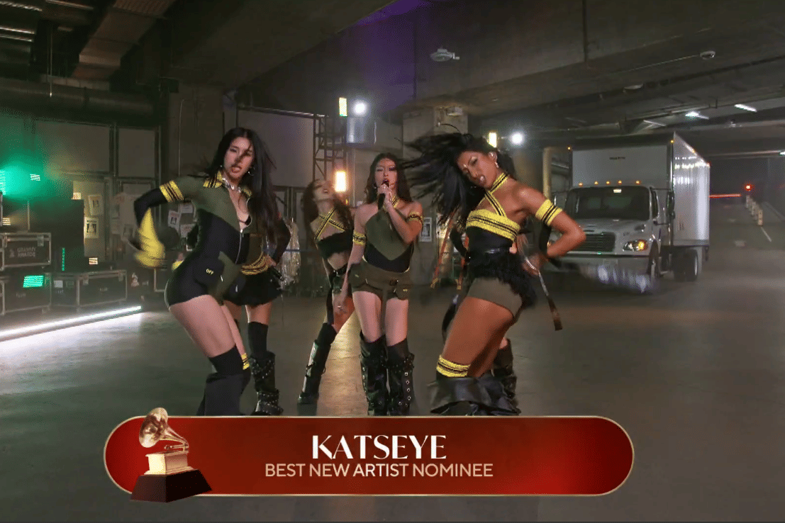 KATSEYE di Grammy Awards 2026 (dok. Grammy Awards 2026)