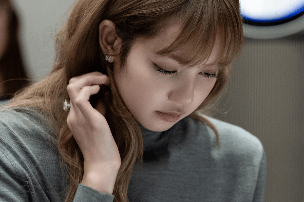 potret Lisa BLACKPINK saat pembacaan naskah TYGO 