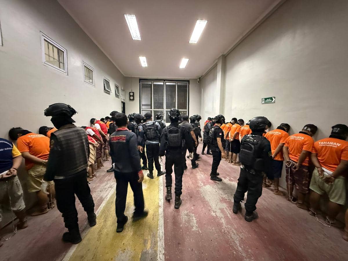 Pemindahan 61 narapidana ke Nusakambangan oleh Direktorat Jenderal Pemasyarakatan