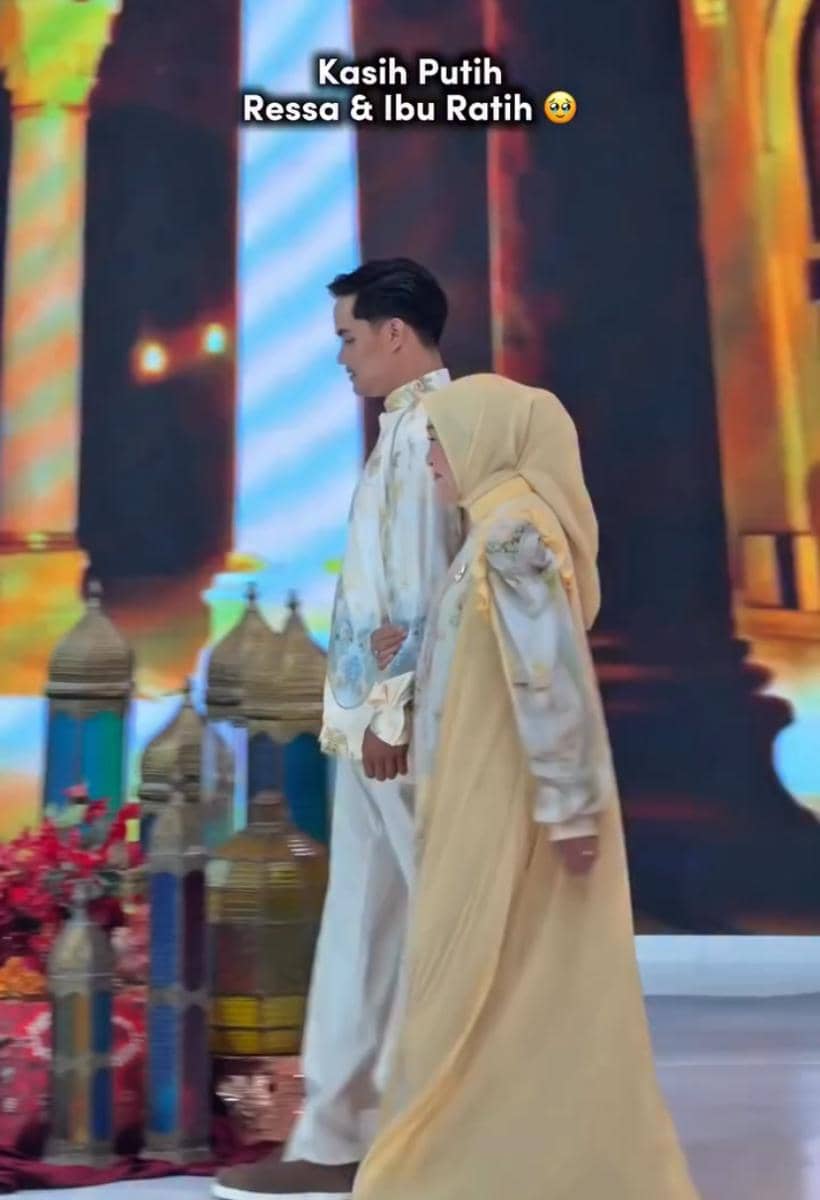 potret Ressa dan Ibu Ratih jadi model fashion show