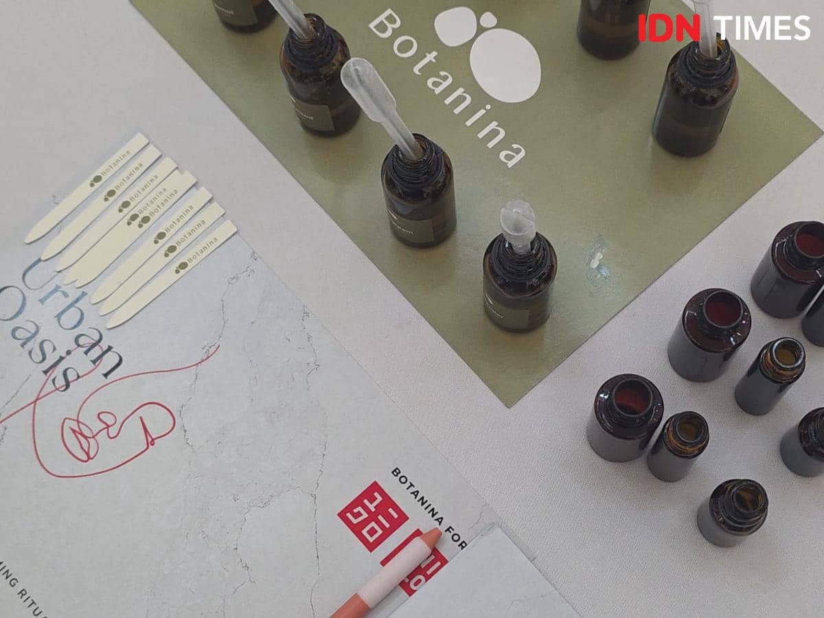 Urban Oasis: Aroma & Harmony Workshop yang diselenggarakan oleh UNIQLO Indonesia bekerja sama dengan Botanina di Main Atrium Senayan City