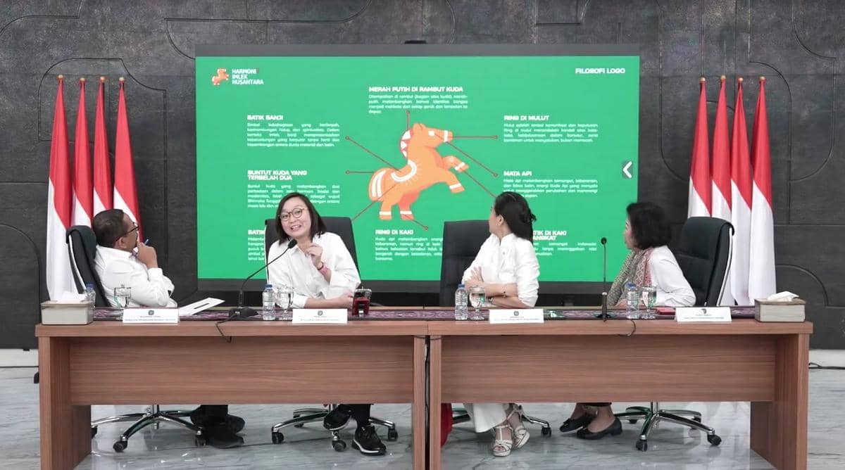 Penyampaian tema dan logo Imlek nasional 2026 (foto via channel YouTube Badan Komunikasi Pemerintah RI)