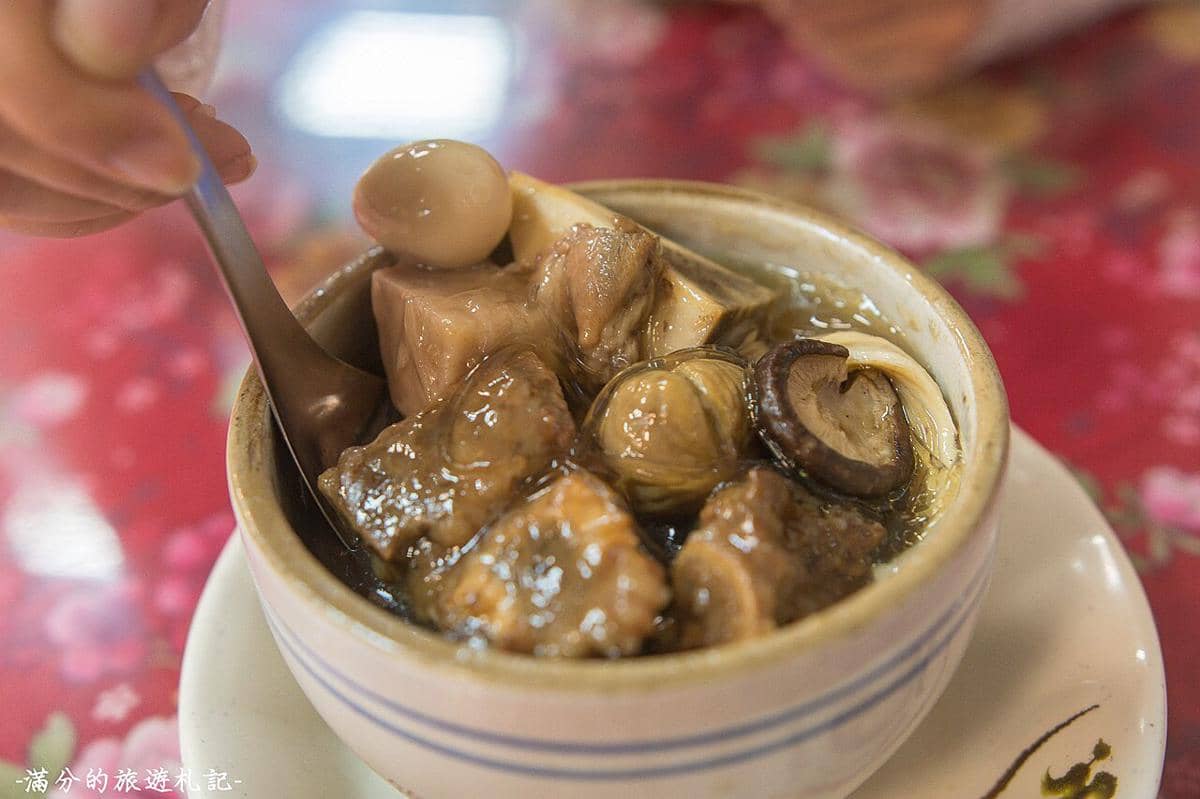 ilustrasi buddha jumps over the wall 