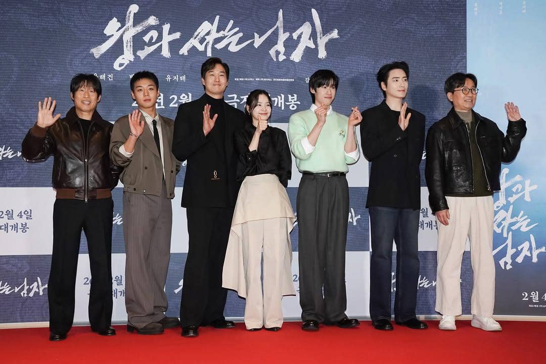 sutradara dan para pemain film The King's Warden