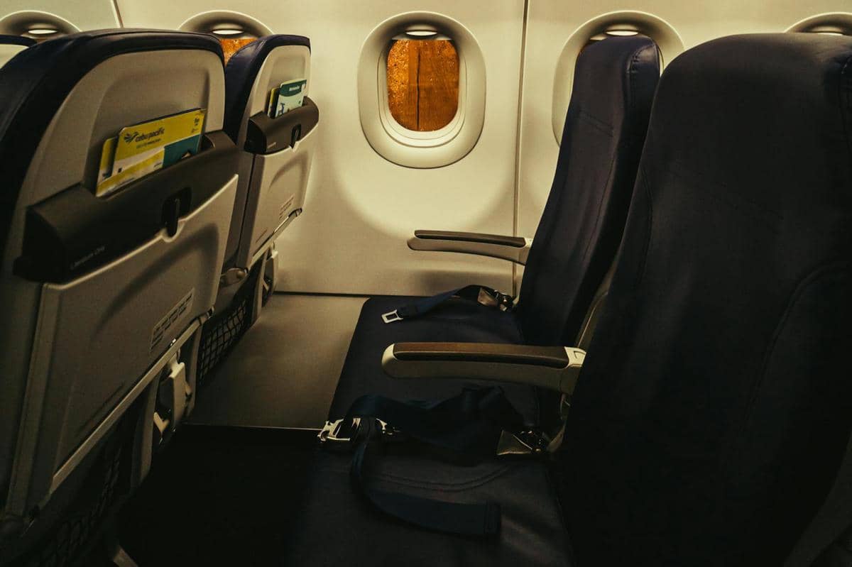 ilustrasi kursi di pesawat