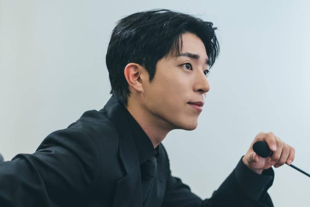 potret Lee Chan Hyeong 