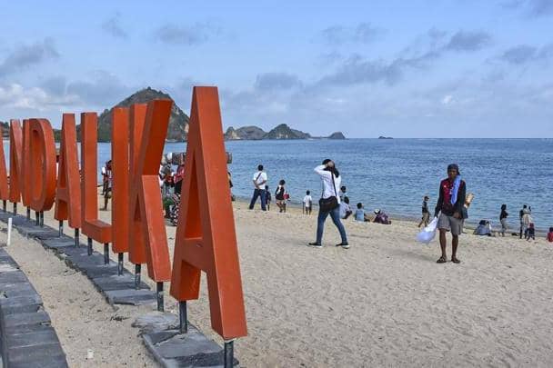 Pantai Kuta Mandalika di Lombok Tengah.