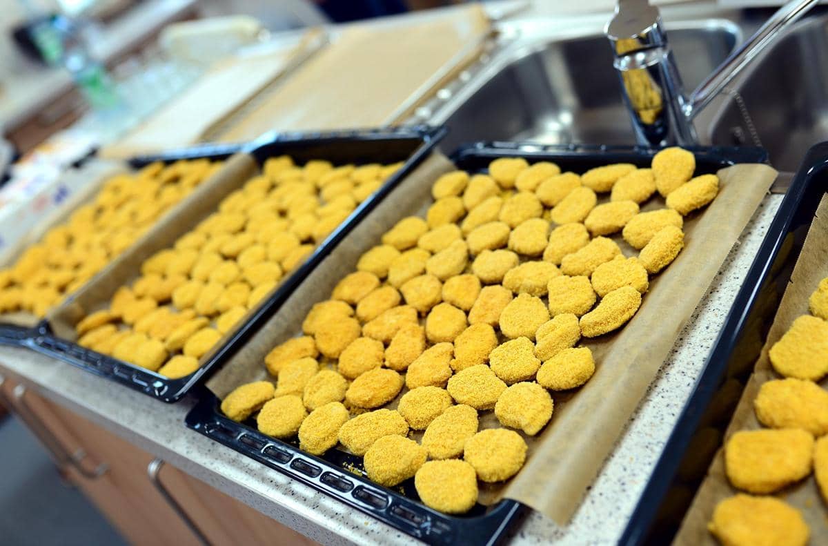 ilustrasi nuget yang yang siap digoreng