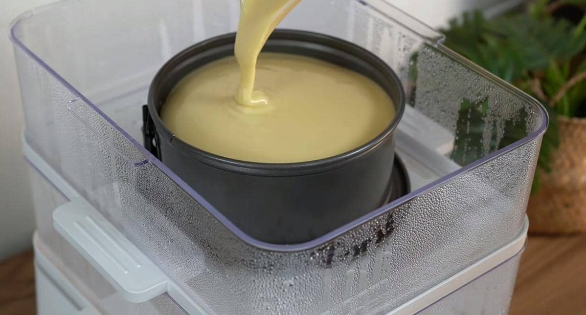 ilustrasi mengukus adonan 