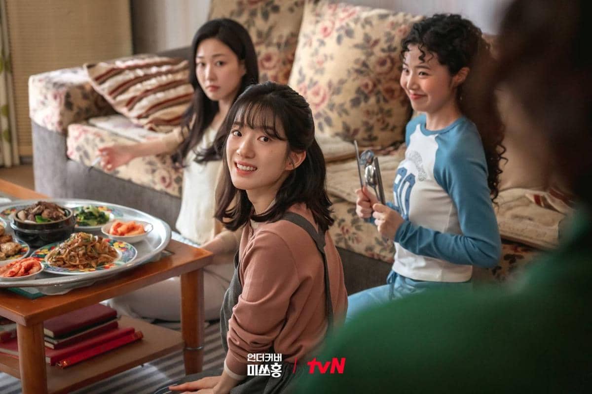 Cuplikan adegan drakor Undercover Miss Hong