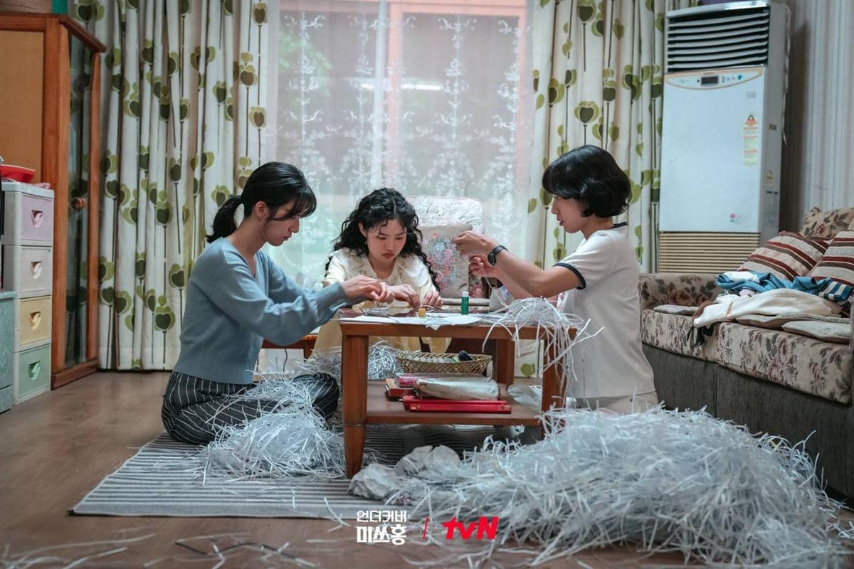 Cuplikan adegan drakor Undercover Miss Hong