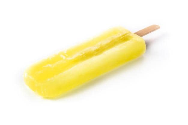 ilustrasi es loli pisang dan nanas