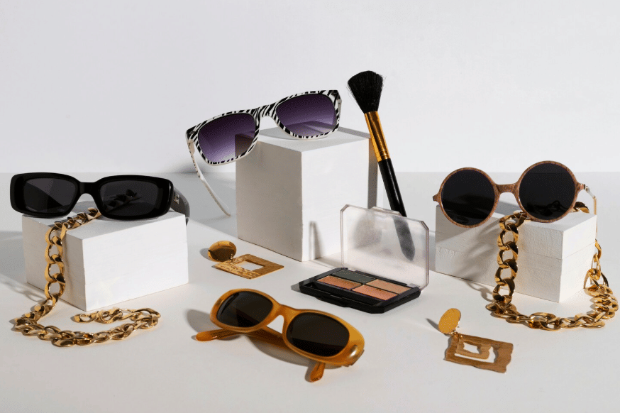 etalase kacamata hitam