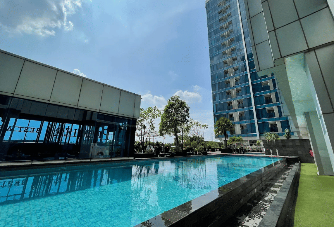 kolam renang di Best Western Premier The Hive 
