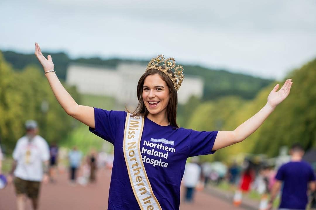 potret Carly Wilson, Miss World Irlandia Utara 2026