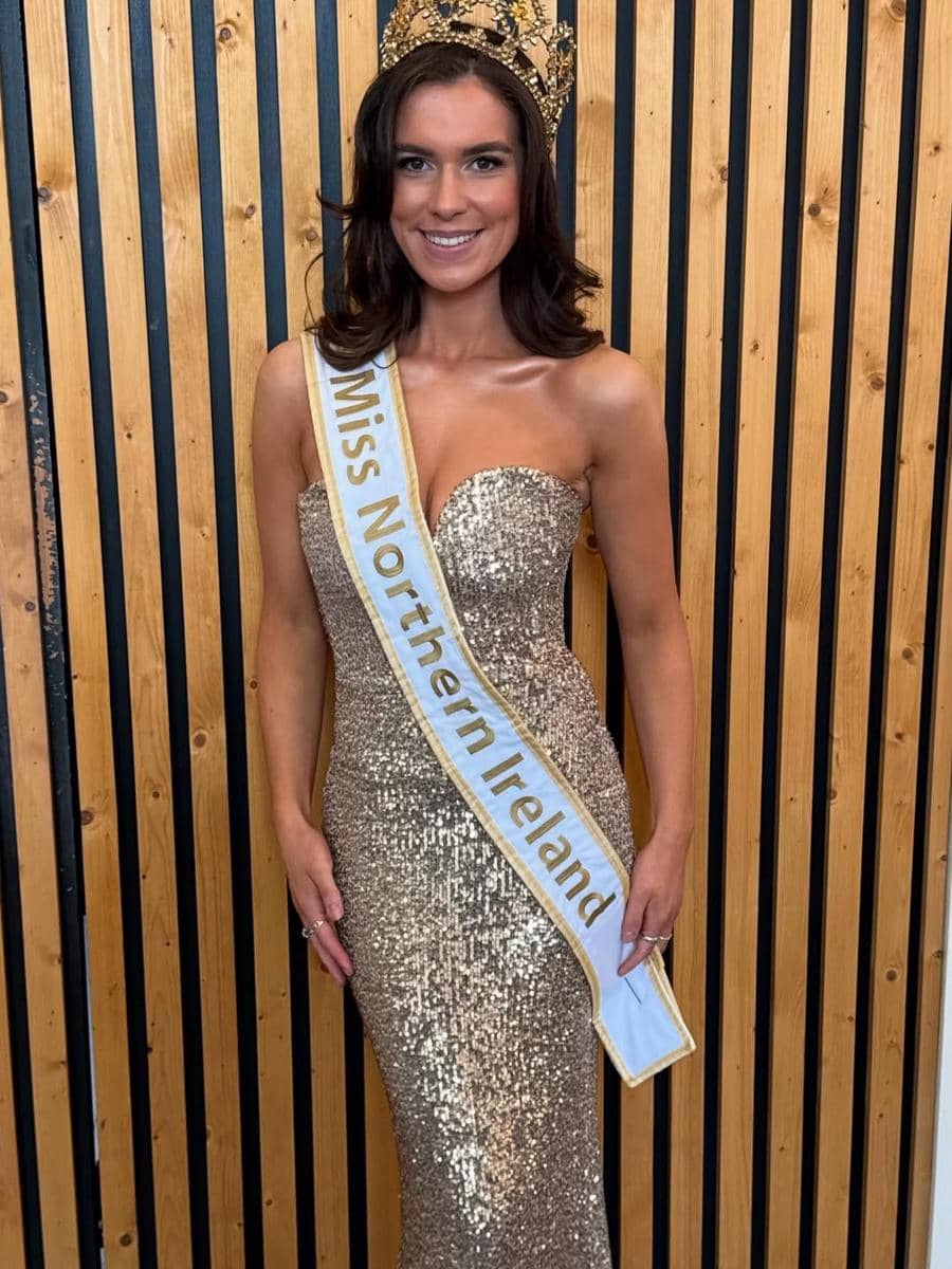 potret Carly Wilson, Miss World Irlandia Utara 2026