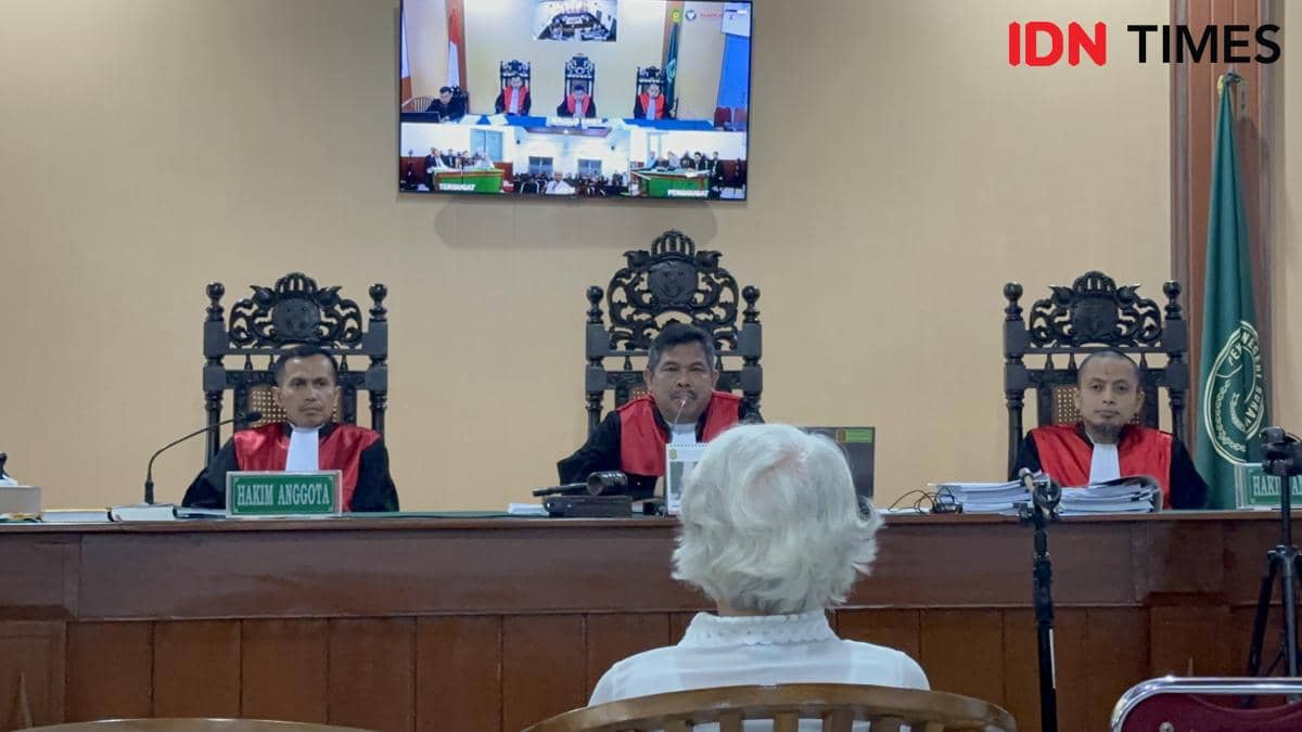 CEK FAKTA: Bonatua Silalahi Dapat Ijazah Salinan Jokowi Tanpa Sensor?