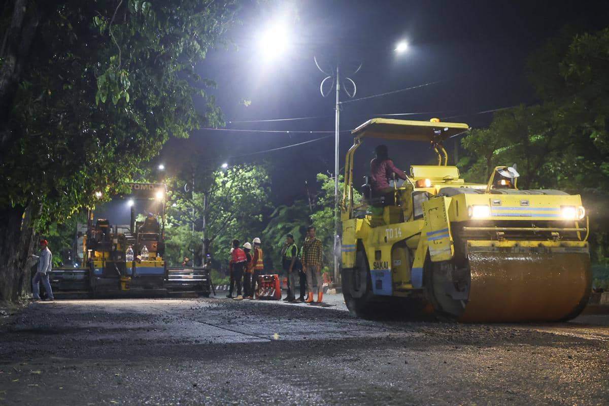 dok. Pengaspalan Jalan Panjang Jiwo (7).jpg