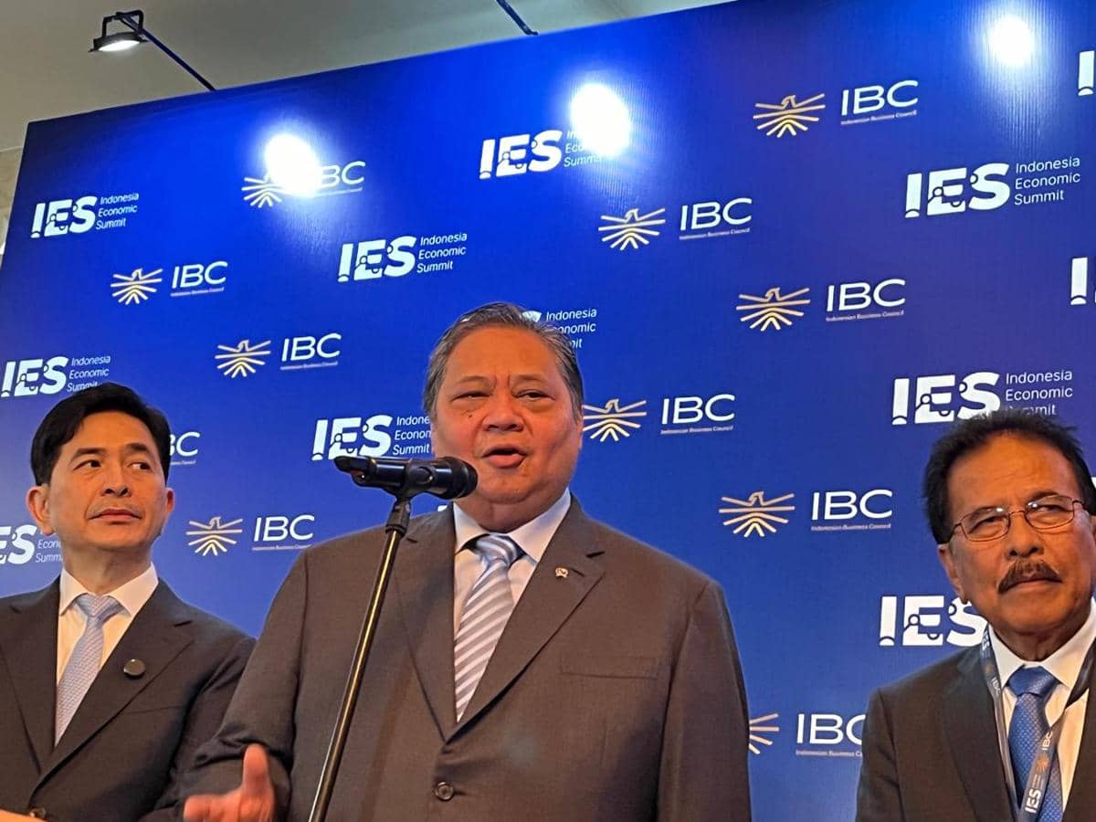 Menteri Koordinator Bidang Perekonomian Airlangga Hartarto dalam Indonesia Economic Summit 2026 di Hotel Shangri-La, Jakarta