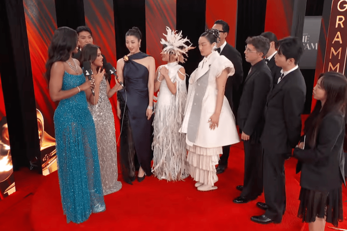 potret Ejae, Rei Ami, Audrey Nuna, dan tim di Grammy Awards 2026 (youtube.com/Recording Academy)