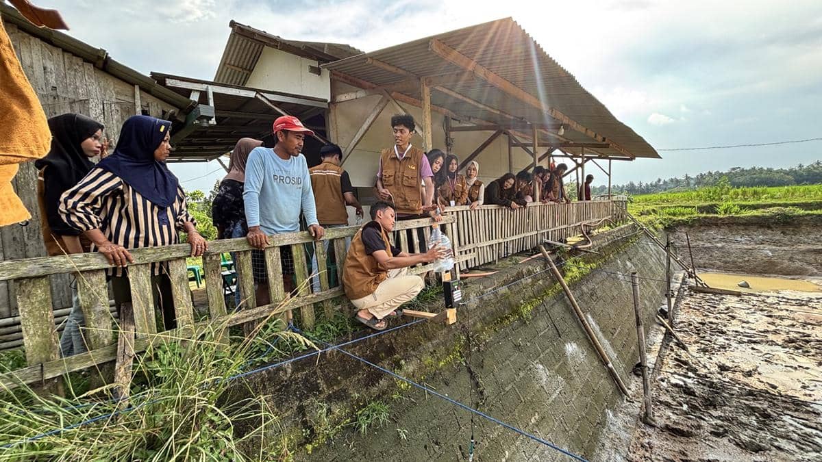 Mahasiswa KKN Tematik Itera hadirkan inovasi sistem monitoring pH dan ketinggian air berbasis Internet of Things (IoT) di Desa Margo Lestari, Jati Agung, Lampung Selatan