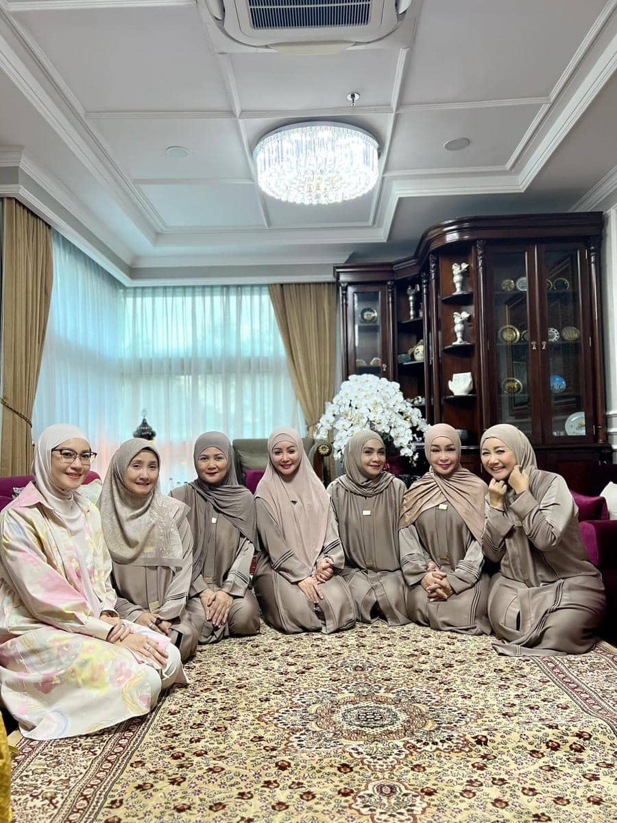 Rieta Amilia Memperingati Malam Nisfu Syakban (instagram.com/rieta_amilia)