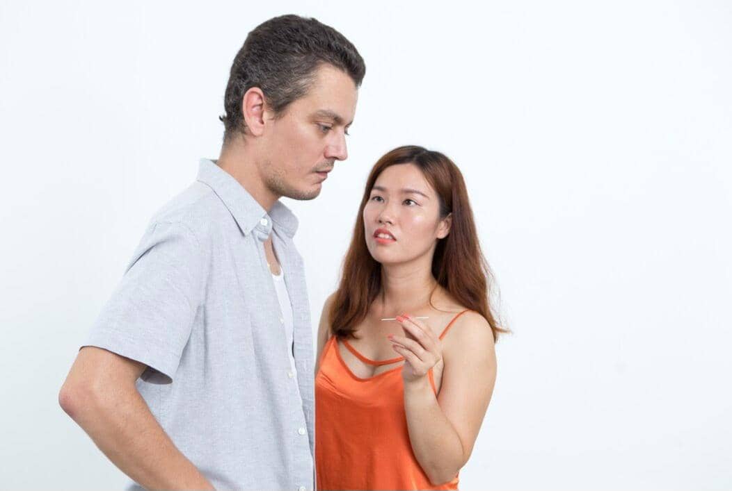 ilustrasi pasangan menyindir (freepik.com/katemangostar)