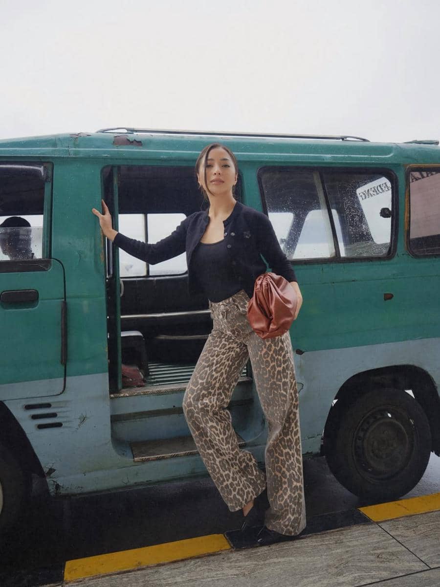 Nikita Willy Naik Angkot di Bandung (instagram.com/nikitawillyofficial94)