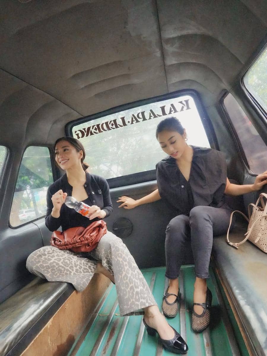 Nikita Willy Naik Angkot di Bandung (instagram.com/nikitawillyofficial94)