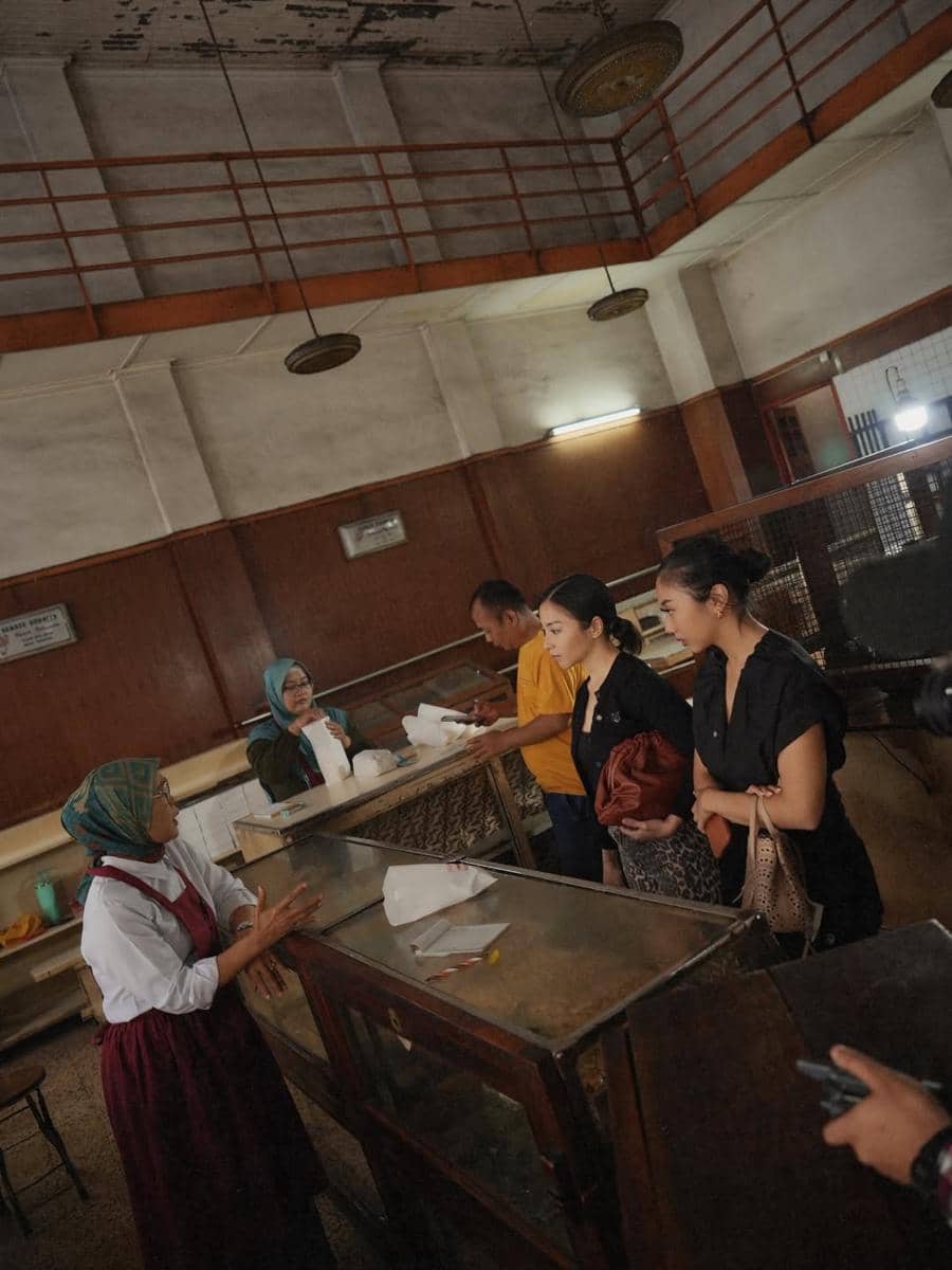 Nikita Willy Naik Angkot di Bandung (instagram.com/nikitawillyofficial94)