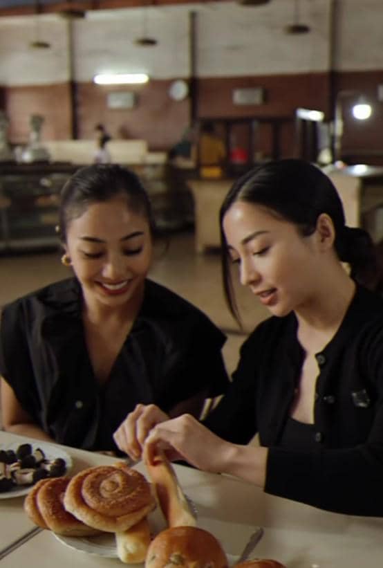 Nikita Willy Naik Angkot di Bandung (instagram.com/nikitawillyofficial94)