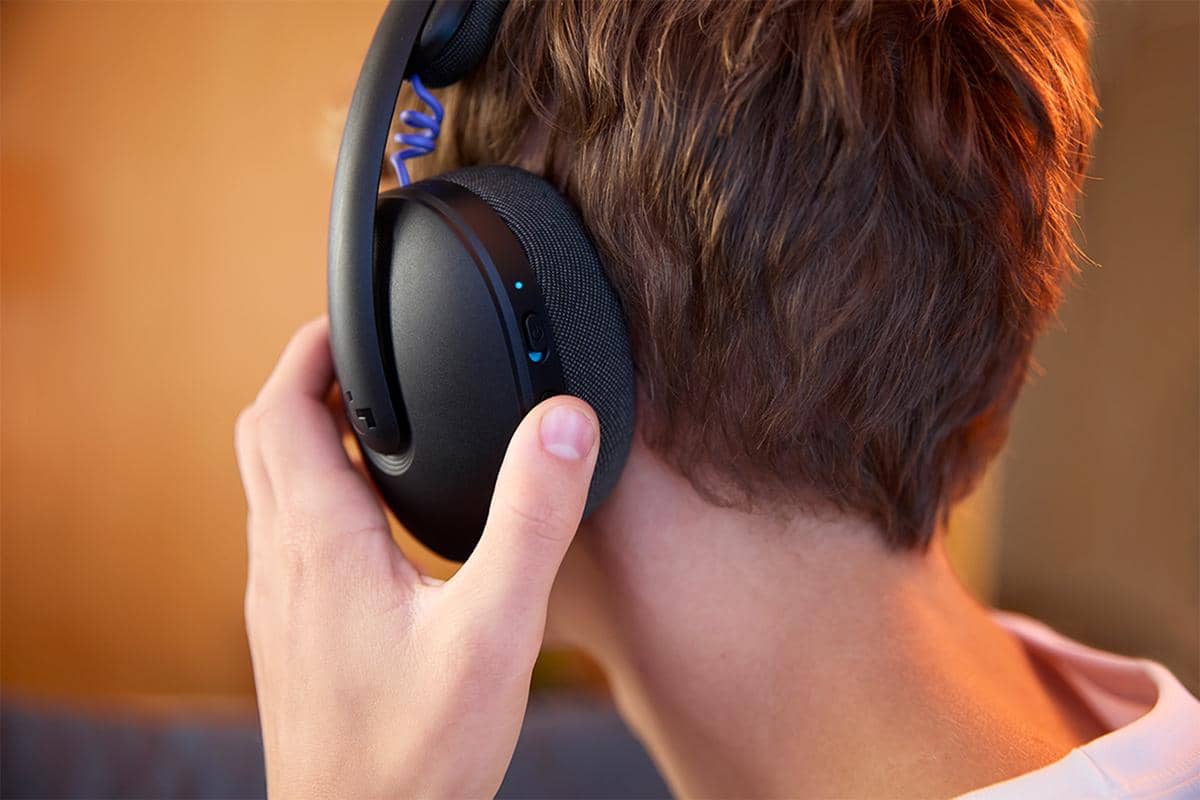 G325 - In Ear Control.jpg